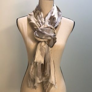 Boutique scarf ~ New